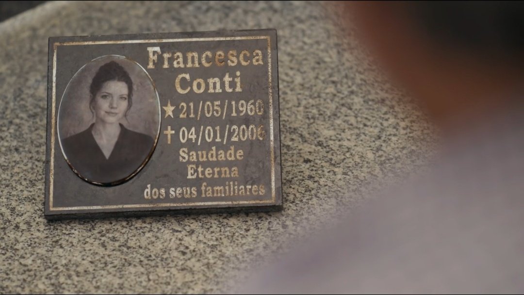 dominguesbin's tweet photo. Francesca Conti foi a esposa do
Jacques Conti (Caras e Bocas) ele era dono de uma Mina de Diamantes. Arthur provavelmente roubou, por isso ficou rico. No final da novela a neta dela Bianca 'é a treva' (Isabelle Drummond) aparece reivindicando a fortuna da joalheria. #QuemAmaCuida https://t.co/hIxYIpQW1B