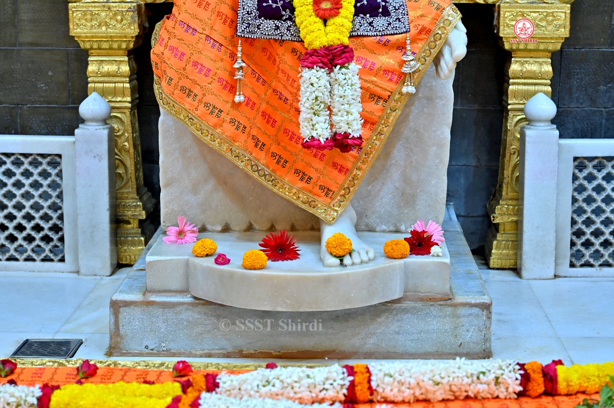 SSSTShirdi's tweet photo. *!! ॐ साई राम !!*
*श्री साईबाबा संस्थान विश्वस्त व्यवस्था,शिर्डी*
*!! ॐ Sai Ram !!*
*Shri Saibaba Sansthan Trust, Shirdi*
≈≈≈≈≈≈≈≈≈≈≈≈≈≈≈≈≈ 
*आरती :-शिर्डी माझे पंढरपुर*
*बुधवार ०१ जुलै २०२६*  
*Aarti :-Shirdi Majhe Pandharpur*
*Wednesday 01 July 2026* https://t.co/fXfYYyFBZo