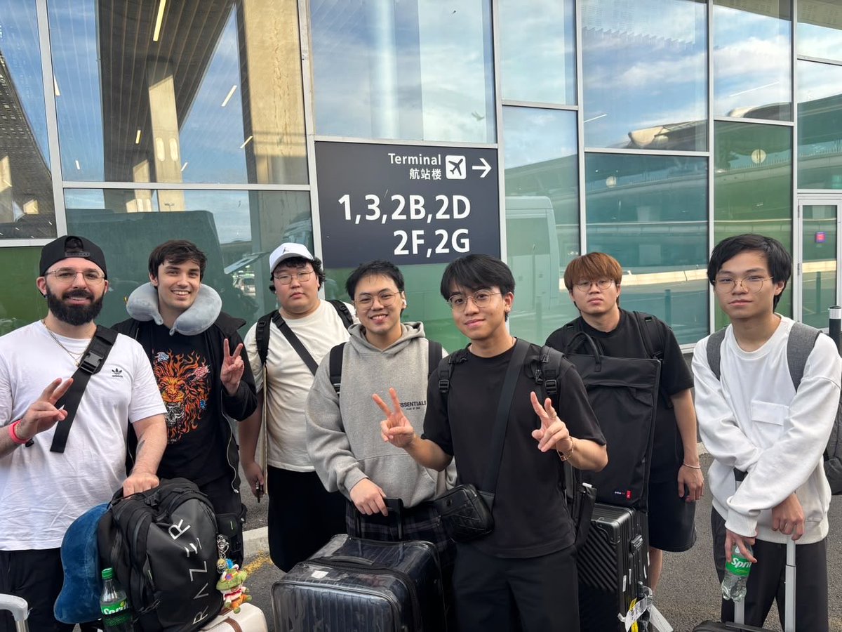 teamrrqofficial's tweet photo. Paris, we're back. 🇫🇷 
This time, it's @EWC_EN 2026. 
Locked in and ready to compete. 👑🔥

#RRQVALORANT #EWC2026 #VIVARRQ https://t.co/RyqZAOGxVT