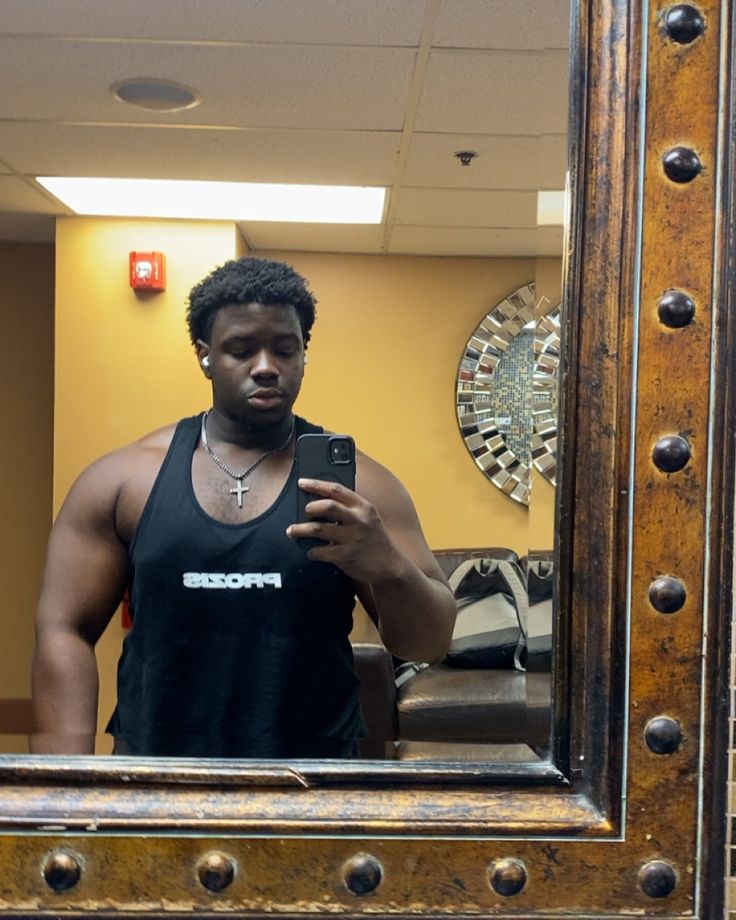 Kxngstn_'s tweet photo. Building muscle from fat is an ultimate cheat code, everything is literally set for you to be massive. https://t.co/EU8qb4ug0T