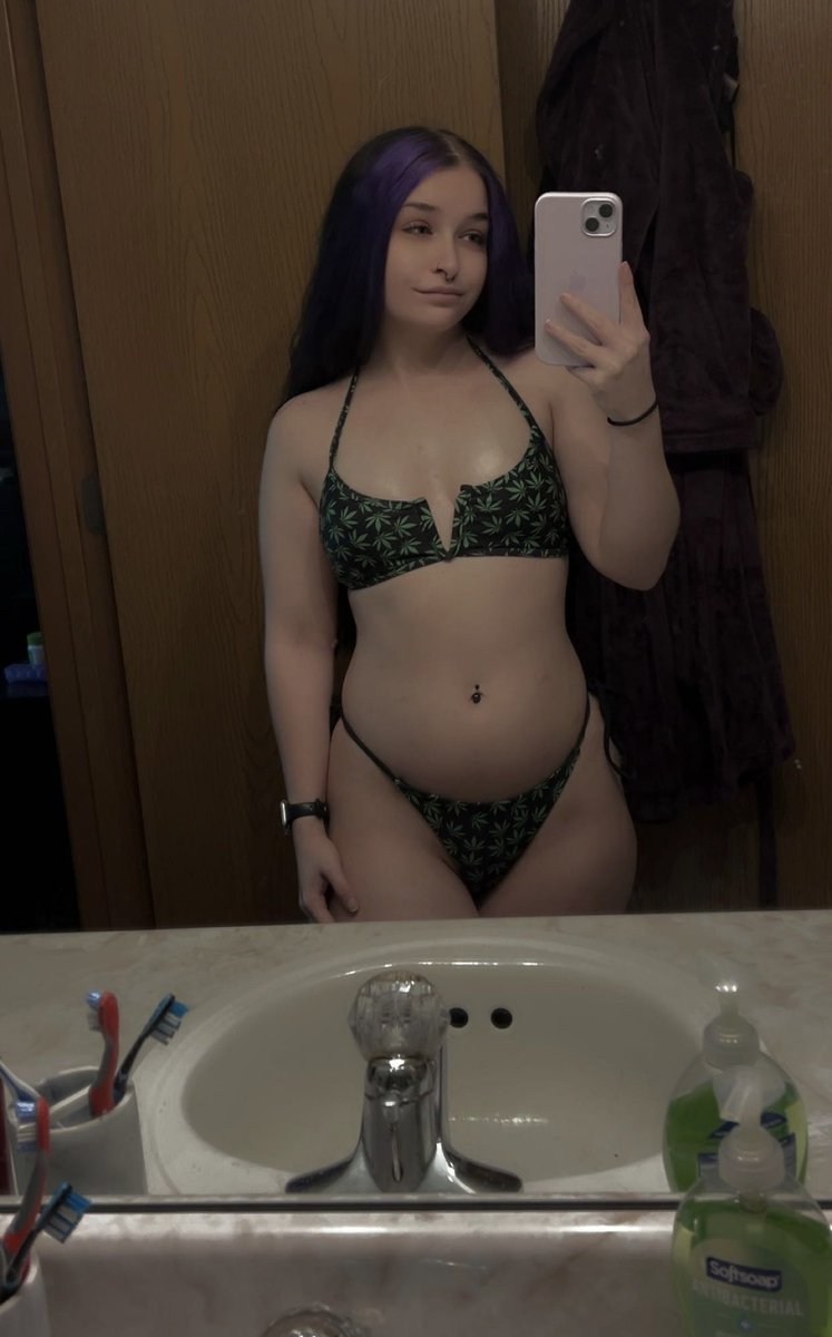 babylilithxo's tweet photo. Another successful pool day! But also, am I your…pornstar crush? 😈😜😂 https://t.co/3A0bnLCj8v