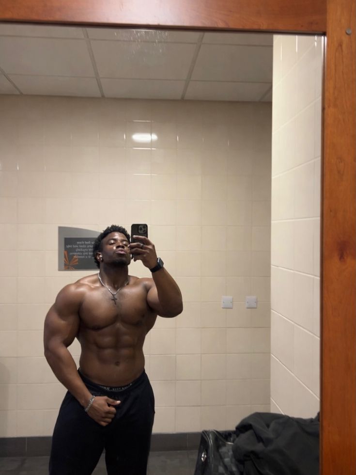 Kxngstn_'s tweet photo. Building muscle from fat is an ultimate cheat code, everything is literally set for you to be massive. https://t.co/EU8qb4ug0T