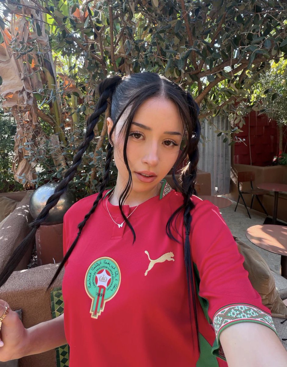 _GoddessPokii's tweet photo. Look deep into my eyes simpy 🤭

Pokimane Findom Scam Parody https://t.co/8uyU1mONxa