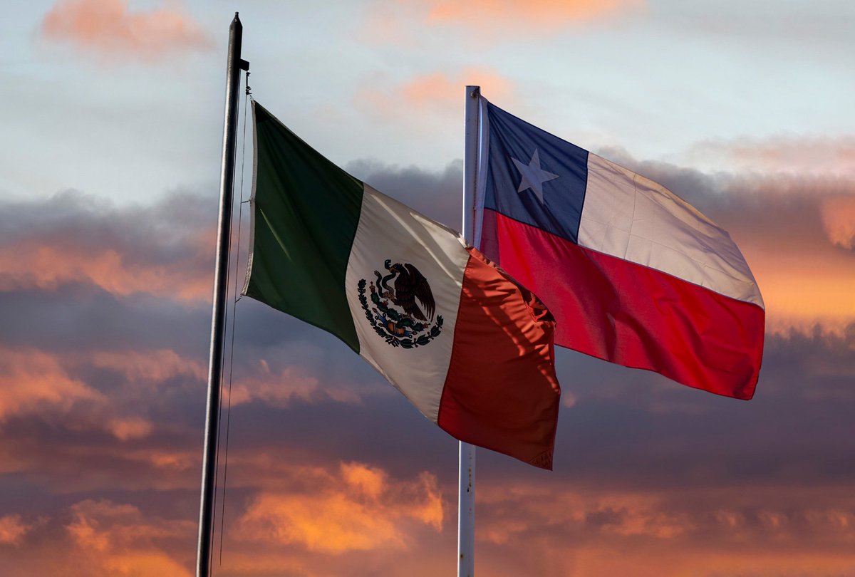 pandemiastyle's tweet photo. @UnaTalPadawan De eso nada, Chile está con México https://t.co/J7ie0snPco
