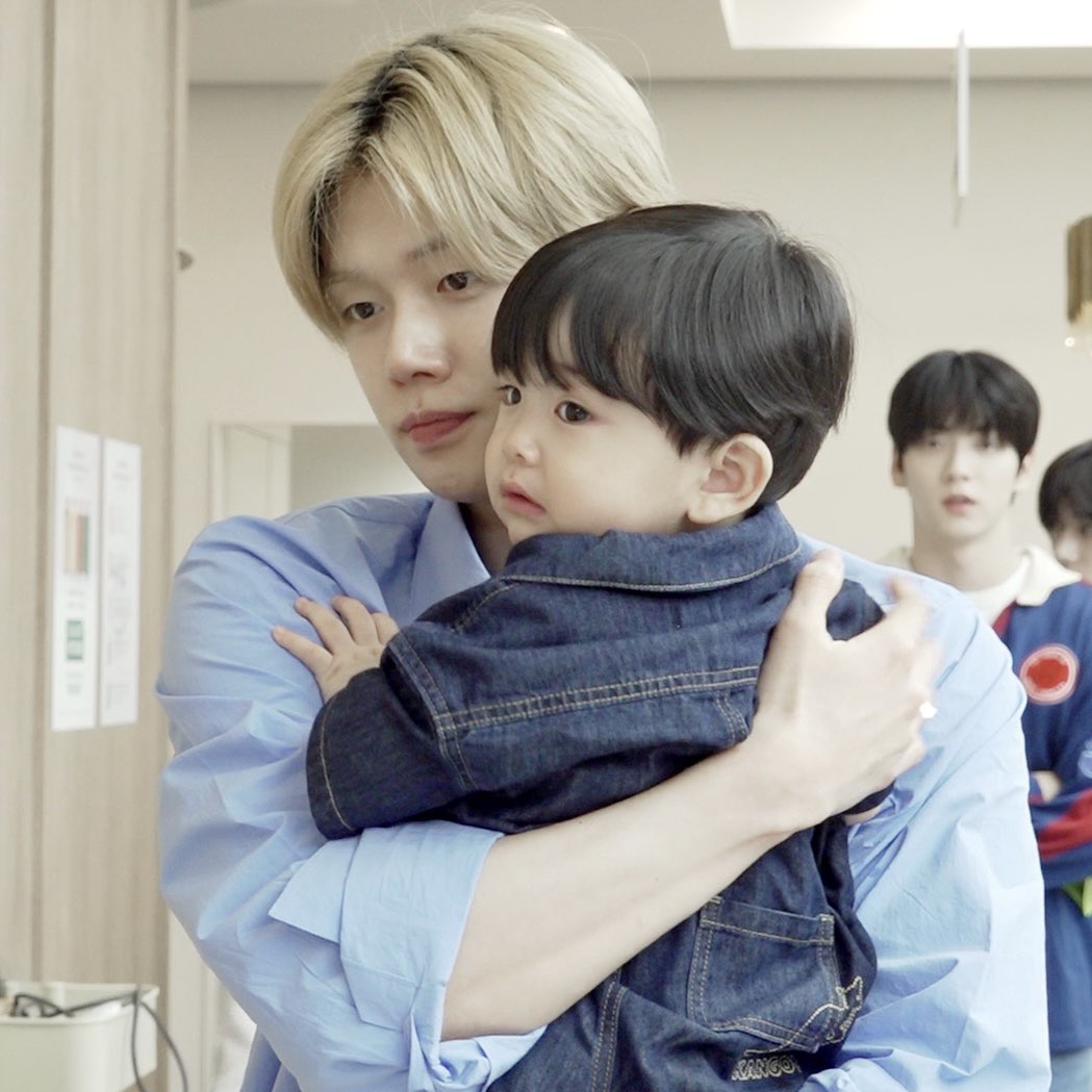 nonamemoa's tweet photo. 유준이 미용실가서 잔뜩 겁먹고 시무룩해졌더 아 ㅠㅠ https://t.co/cKB0fMUGn7