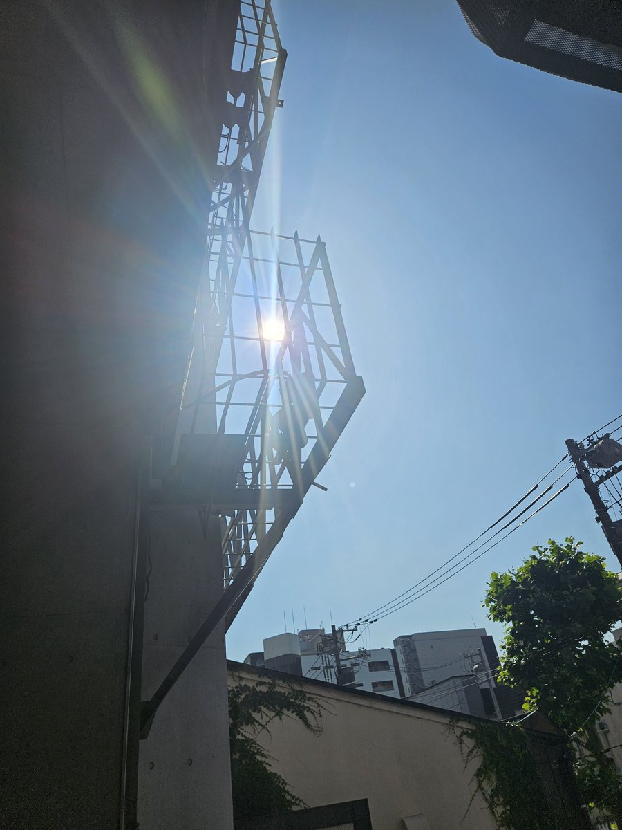 min_semi_'s tweet photo. 嗚呼…
本日もご来店誠に
ありがとうございましたｧ！！

朝日ﾋﾟｶｧｯ!🌅 https://t.co/yO1kxHR01O