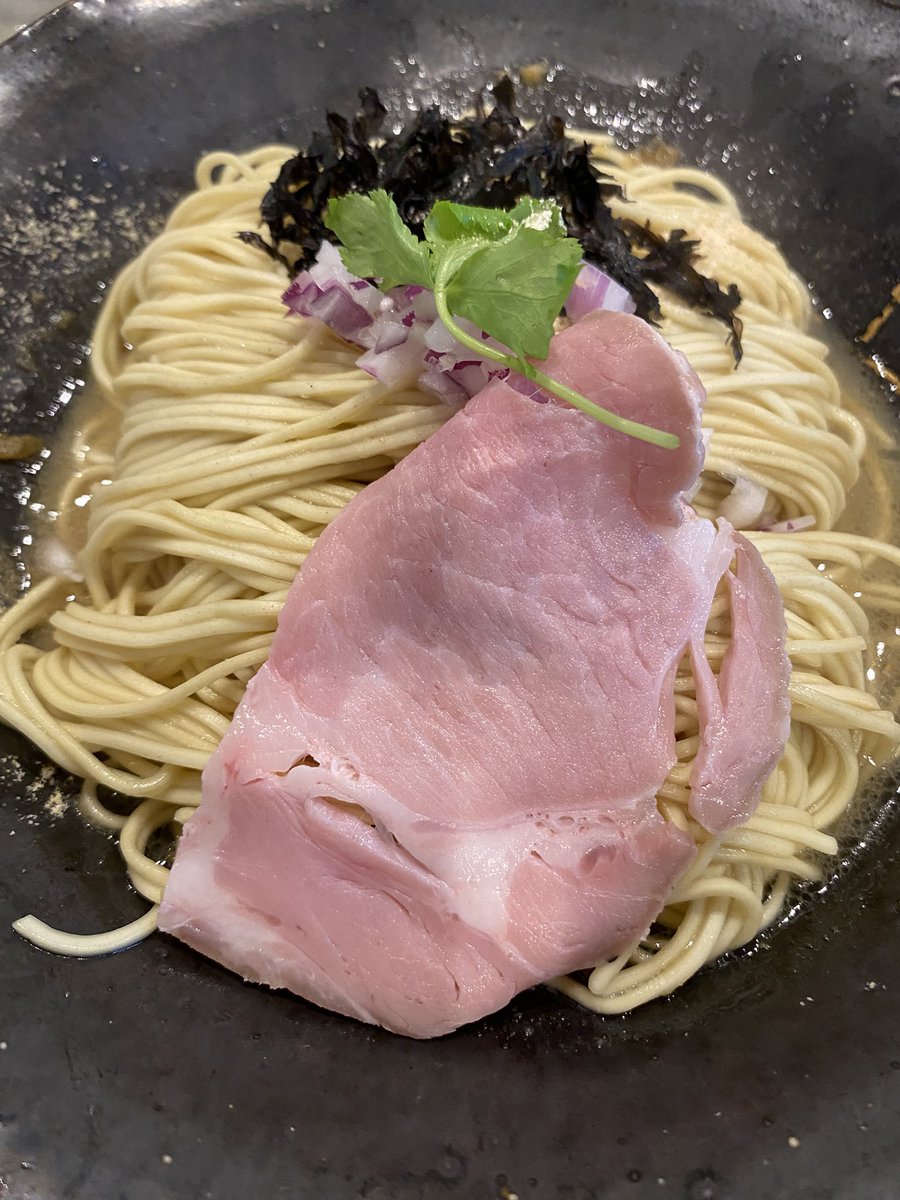 daigoujiga's tweet photo. 病院前に八二軒にてラーメン！
鶏と貝出汁の白正油中華そば！海老シオ和え玉！
#水戸市
#水戸ラーメン
#八二軒 https://t.co/la5WH3dtR7