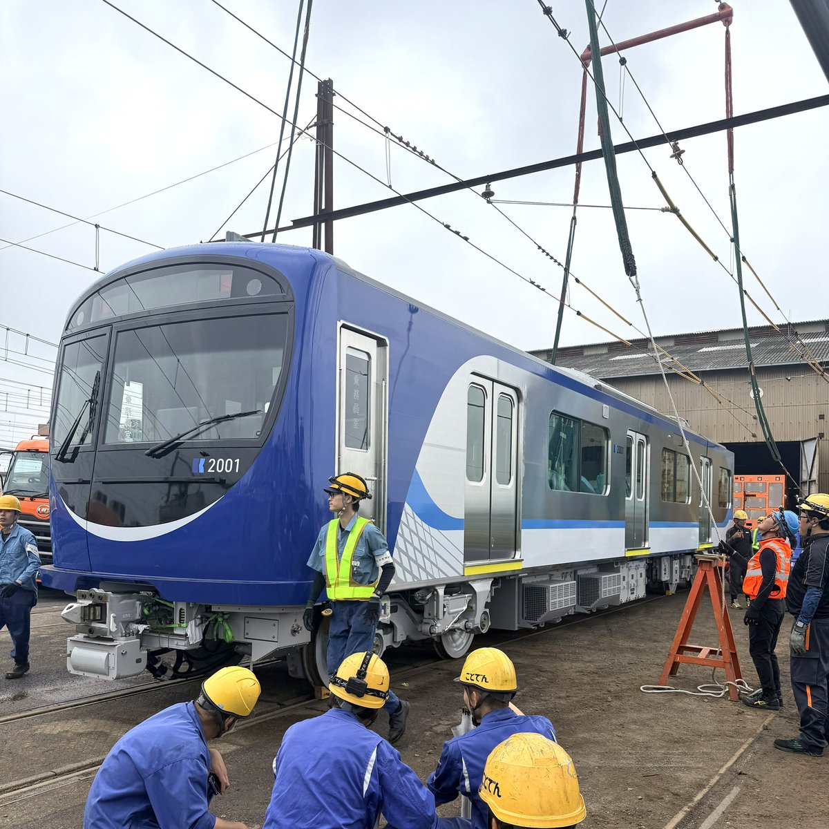 yasmanabe's tweet photo. ことでんに新車がきたよ https://t.co/J4OdyerXI7