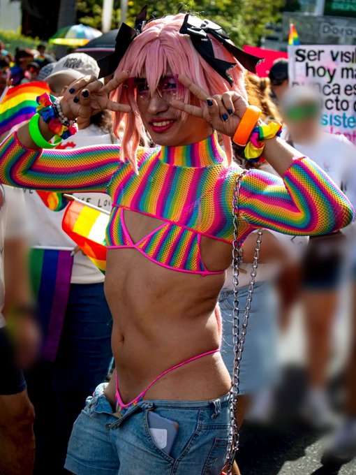 Ari - CutieTrapNya - Astolfo 🌈✨ Pride outfit :3 https://t.co/SCuGuZkWiT
