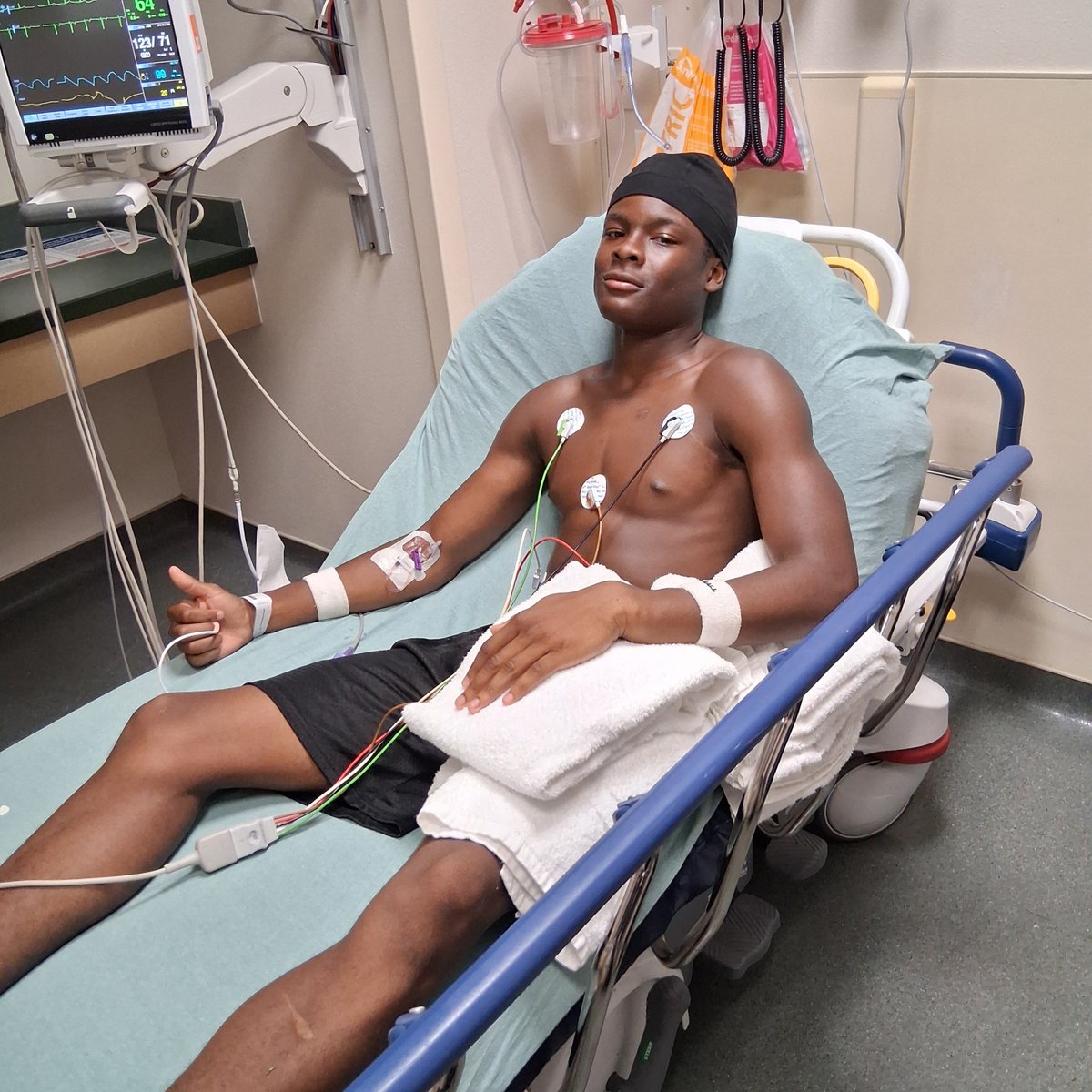 De'Shawn "Elbow"Cooper tweet media