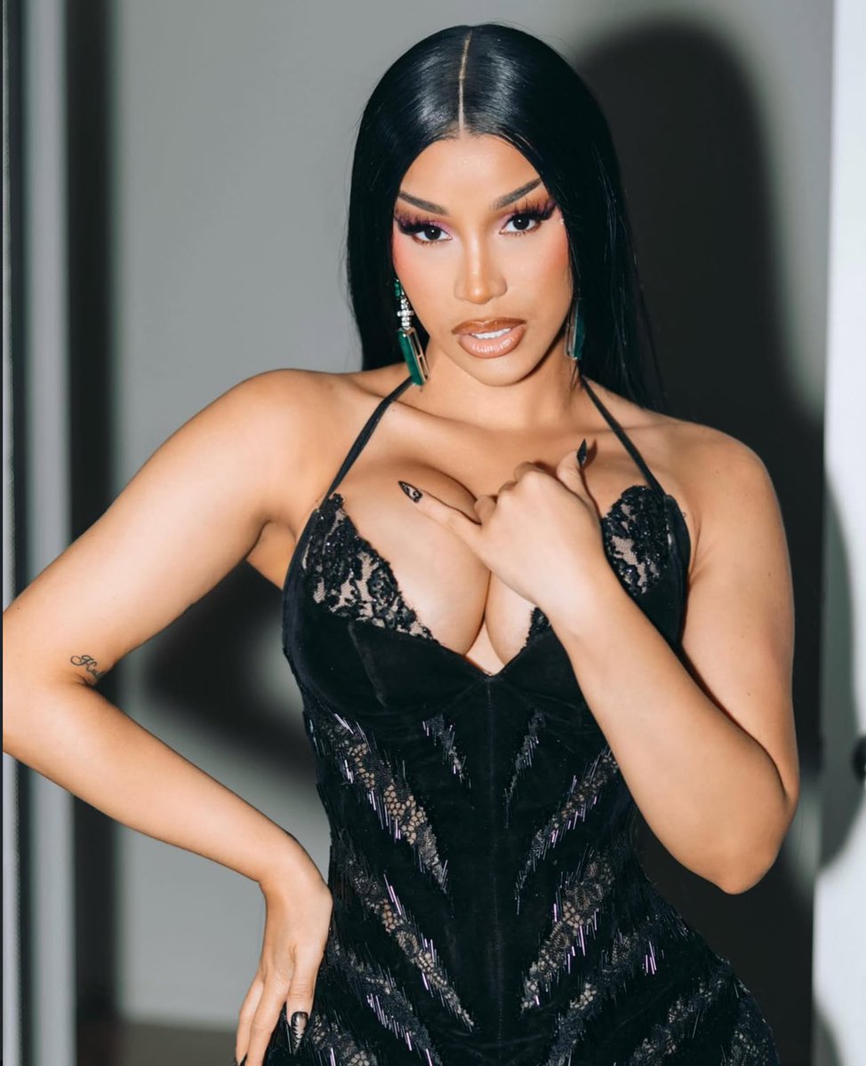 QueeBacardi's tweet photo. Tattoos out, hips out, attitude out... Cardi B in this dress should be illegal in 50 states 😭🖤🤎 https://t.co/ucsa2d3iH6