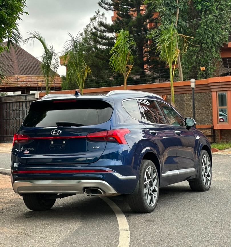 FrankDoe101's tweet photo. 2023 Hyundai Santa Fe Calligraphy 2.5T 🚙🔥

💰 GHS 460,000 | 📍 21,000 miles

▫️2.5L Turbo Engine
▫️Panoramic Sunroof
▫️Leather Interior
▫️Heated & Ventilated Seats
▫️Push Start & Smart Key
▫️Apple CarPlay & Android Auto
▫️LED Headlights
Premium comfort, turbo performance, and low mileage — ready for its next owner. #YourCarGuy 🚘