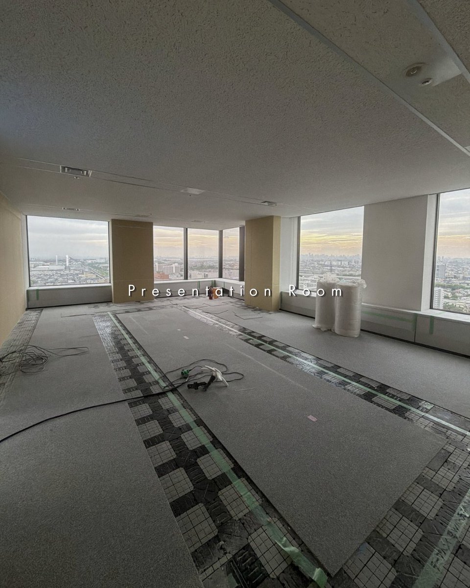 dnest_official's tweet photo. 📸 アップデートエリア（2/2）
🔹Presentation Room（先進的な空間へと着々と進化中！） 
🔹Meeting Room（間仕切りができ、部屋が完成） 🔹Web Booth（独立したブースの形が見えてきました） 
🔹Café Corner（ホッと一息つける憩いの場のベースが作られています！☕️）
次回はさらにどこまで進化しているのか……？ 
ぜひフォローして、これからの変化も一緒に見守ってください！✨