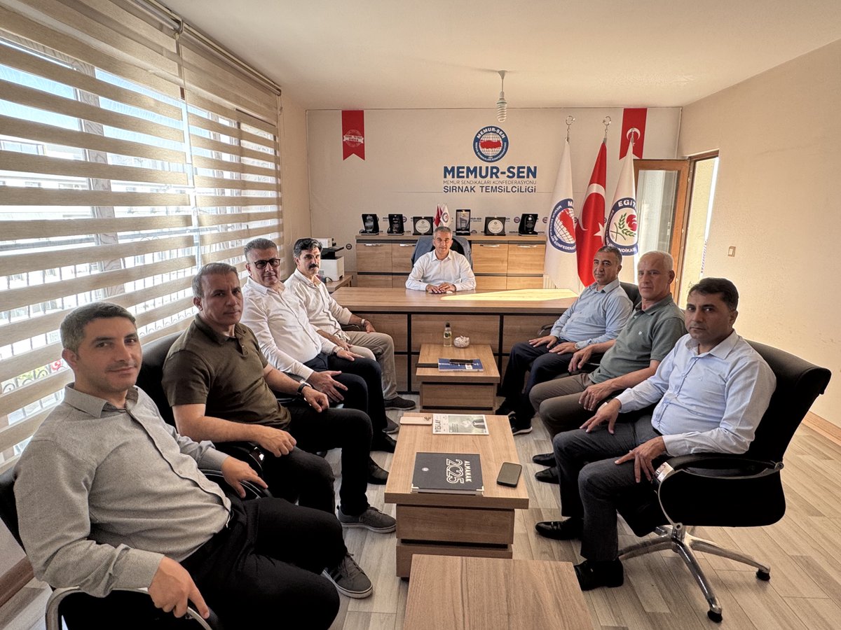 AbdullahCati's tweet photo. #Şırnak #MemurSen Hizmet Kolu Başkanlarımız ile Aylık Toplantımızı İcra Ettik.

•Cudi Hz Nuh (as) Anma Merasimi Programına Katılım, Duyuru ve Planlama İstişare Edildi.

•Sendikal Gündem ve 15 Mayıs Mutabakatlarımızı İstişare Ettik.

Bizim hikâyemiz, derdi olanların, derdini sevenlerin hikâyesi; derdi için ter dökenlerin, çile çekenlerin mücadelesidir. 
Mesajımız ise insanlığa bir uyanış ve diriliş çağrısıdır. 
Biz ‘yol aziz, menzil mübarek’ diyerek kutlu yola revan olan, tarihin yanlış gidişine dur demek için yola çıkan, köklerinden aldığı güçle tarihin doğru yerinde duran; sömürü düzenini erdemli mücadeleyle değiştirmenin, ümmetin özgürlük mücadelesine omuz vermenin, emeği kapitalizmin zindanından azat etmenin mücadelesini verenleriz.

Tasavvurumuz ‘adil bir yerküre’, hedefimiz ‘güçlü büyük Türkiye’dir. O yüzden biz günü kurtaran değil, geleceği kuran, şartların dönüştürdüğü değil, şartları dönüştüren bir teşkilatız.