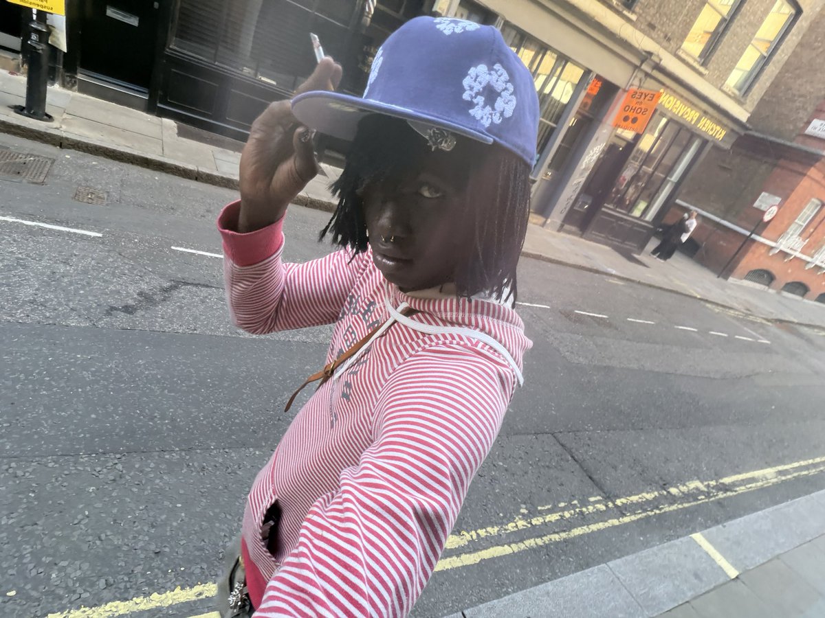 peezy* tweet media