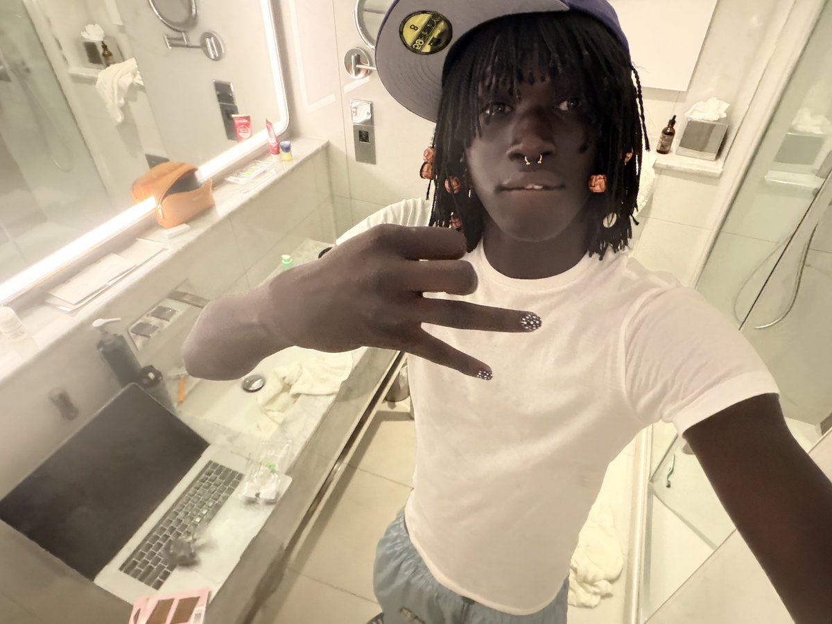 peezy* tweet media