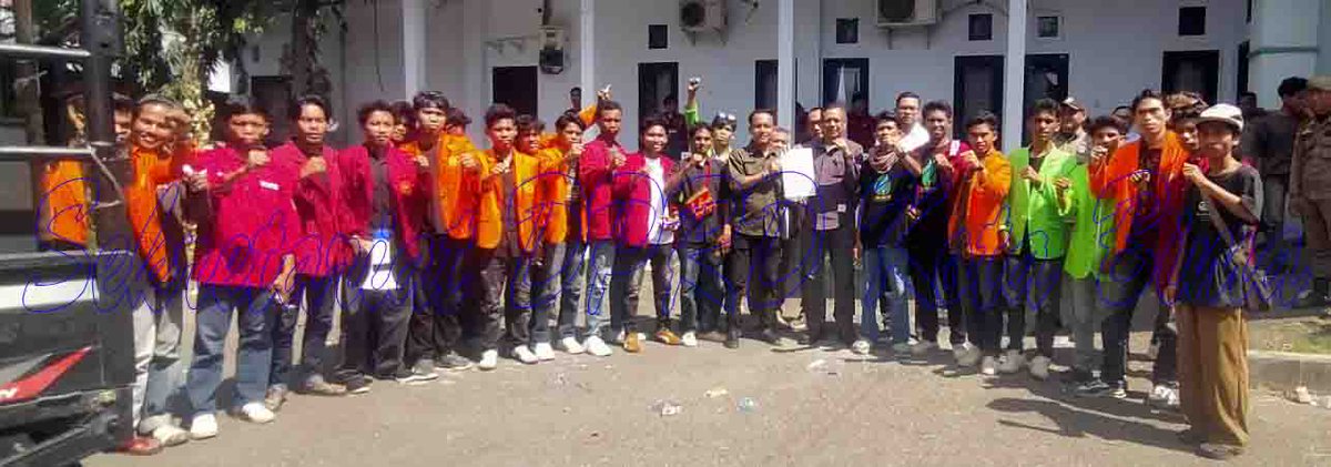 Setwankotabima's tweet photo. KETUA DPRD KOTA BIMA TERIMA ASPIRASI ALIANSI BEM NUSANTARA, TEGASKAN DPRD SIAP KAWAL TUNTUTAN MASYARAKAT

Lanjutbaca ;https://t.co/3JkfZdINd4

📸 Foto / 🖋️ Editor: dian
 ✍️ Adm:@Setwankotabima 
 📰 Sumber:Sekretariat DPRD Kota Bima https://t.co/1vRg2a3kY4