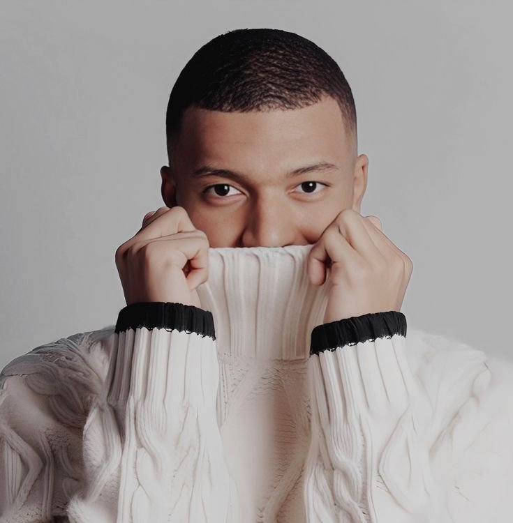 nyambatlifeuu's tweet photo. @idextratime mbappe emang idol kpop, ini foto teaser debutnya. nama panggungnya kim mbap pe. sering dipanggil sama fans dengan sebutan mboppa https://t.co/W0jl90y0FF