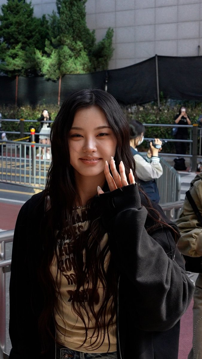 kbsworld_enter's tweet photo. [줌인캠] #HIIPE_Princess #하입프린세스 #Stolen #뮤직뱅크출근길

H//PE Princess (하입프린세스) 뮤직뱅크 출근길

🎥영상 촬영일: 260515, 260522

https://t.co/VtOj1NzwP4 https://t.co/ssJSrsTClU