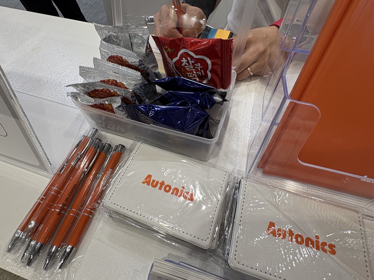 Autonicsjp's tweet photo. #ものづくりワールド東京
1日目もまもなく終了です！

会場ではSNSフォローイベントを
実施中✨

フォローしていただいた方には、
韓国のお菓子や各種ノベルティを
プレゼントしています🎁

ぜひお気軽にオートニクスブース(S4-28)へ
お立ち寄りください😎

#東京ビッグサイト https://t.co/1jiXkea77w