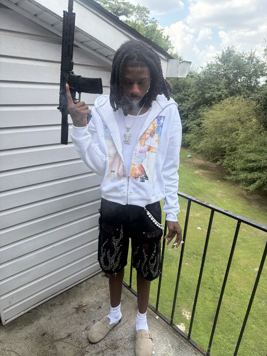 Sleazegod7's tweet photo. My birthday over im sad  #21 🎉 https://t.co/Wr9Ew04yJI