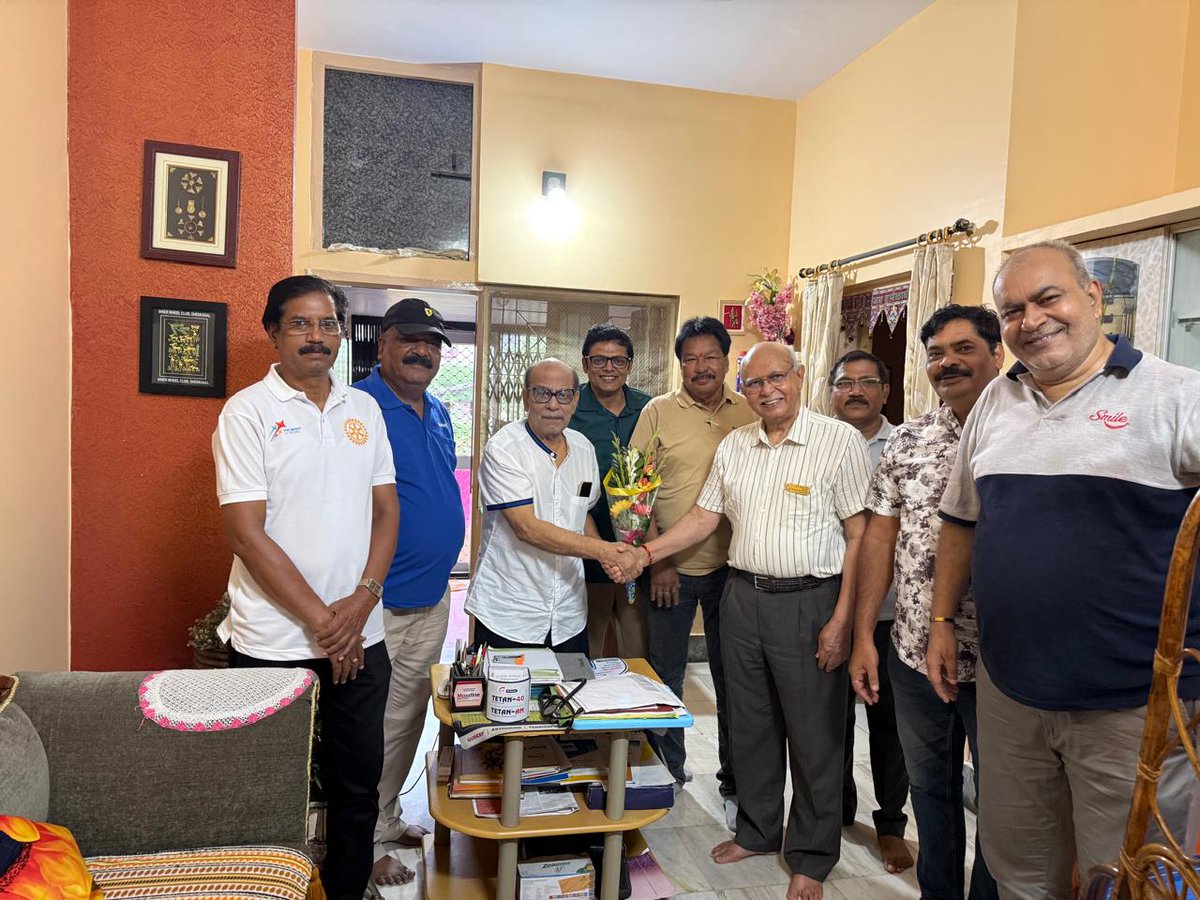 RotaryDhenkanal's tweet photo. On #NationalDoctorsDay, members of Rotary Club of Dhenkanal conveyed gratitude to the doctors serving our community. Personally visited Dr. B. B Nanda, Dr. B. Ram, the CDM&amp;PHO, ADMO, Dhenkanal, &amp;  the dedicated doctors of the District Headquarters Hospital. https://t.co/dPKMRqU7pw