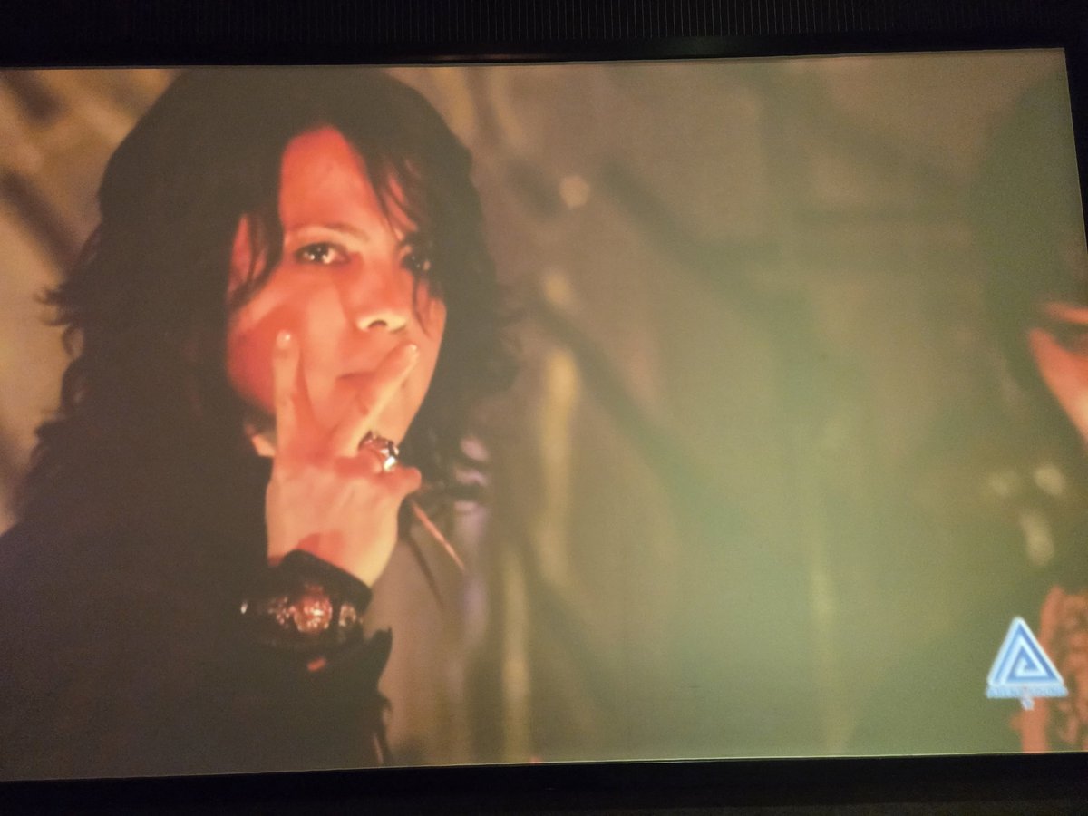 Navil666Navil's tweet photo. ヒトカラにてVAMPSのLIVE映像観てました🎤✨ https://t.co/kP0RL57prl