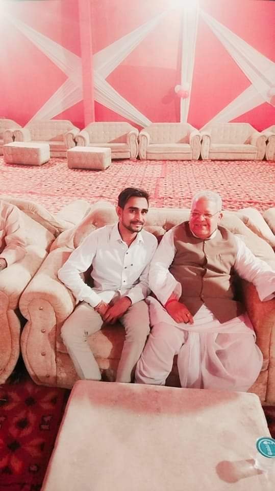DeepakPandit052's tweet photo. पूर्व राज्यपाल व पूर्व केंद्रीय मंत्री आदरणीय श्री @KalrajMishra बाबूजी को जन्मदिन की हार्दिक बधाई एवं अनंत शुभकामनाएं!!

ईश्वर से प्रार्थना करता हूं कि उनकी कृपा से आपके जीवन में उत्तम स्वास्थ्य तथा सुख, शांति एवं समृद्धि का संचार हो..!! https://t.co/Ls2Ph54N62