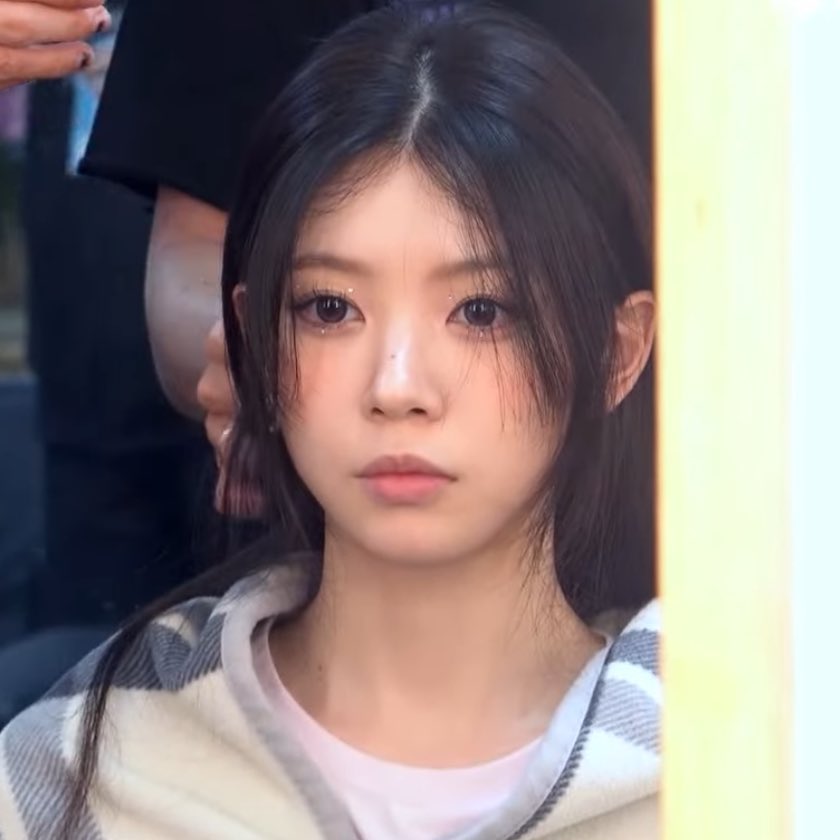 _mokachannn's tweet photo. 그냥 모카가 너무 사연있게 생겨서 가만히 있어도 어딘가 아프고 사연있는 여주같음 https://t.co/YtfjcuRhbb