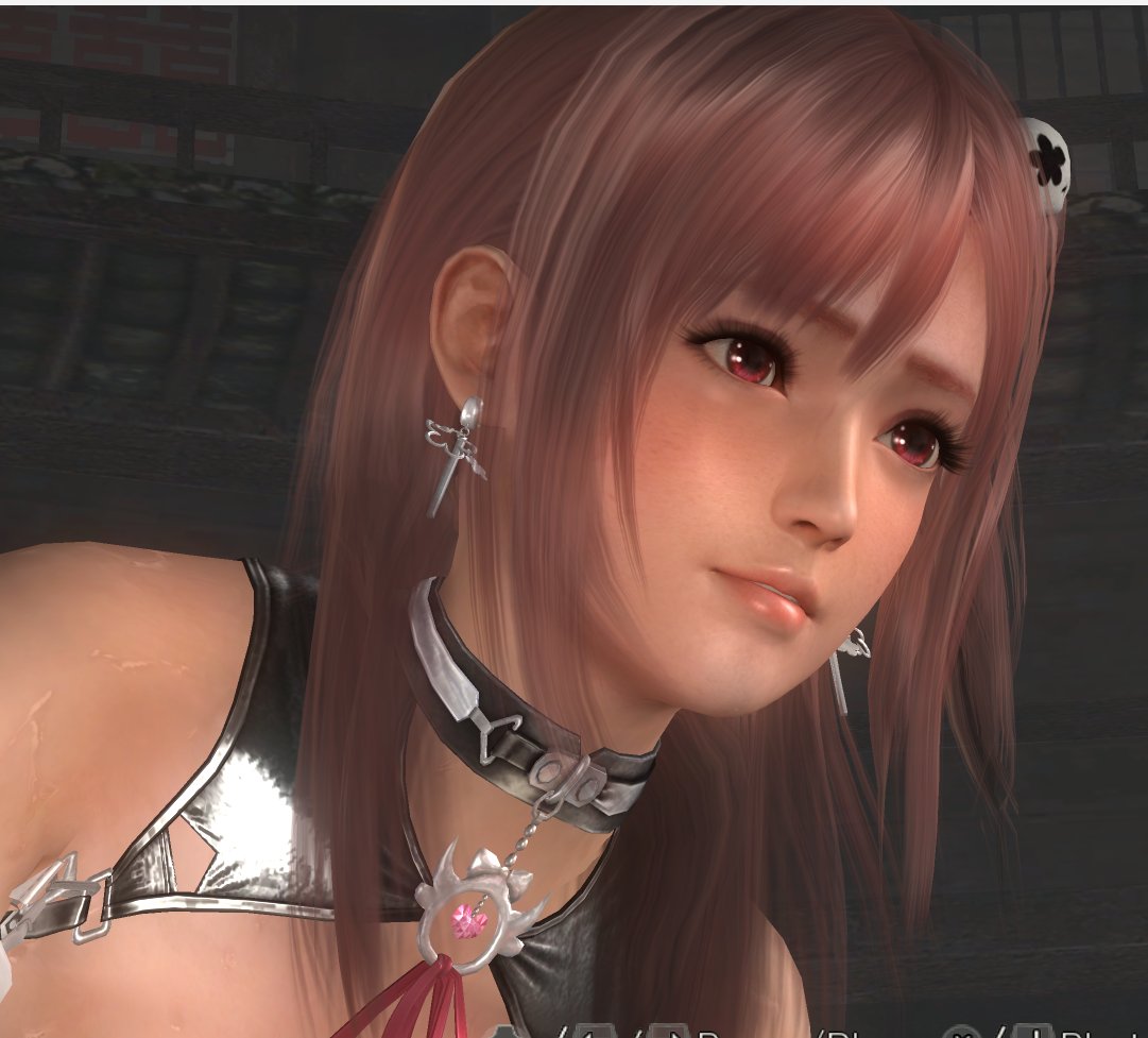 Punishere1_'s tweet photo. DOA6LR (left)
DOA5LR (right)

In 15 years, we have literally gone backwards.
Look at the reduced quality in hair and lower-quality geometry.

The eyes in 6 look less "alive" 
and the lighting looks more like an add-on instead of an enhancement to give you depth.

DOA 5 has more depth...
unbelieveable... and thats just for starters.