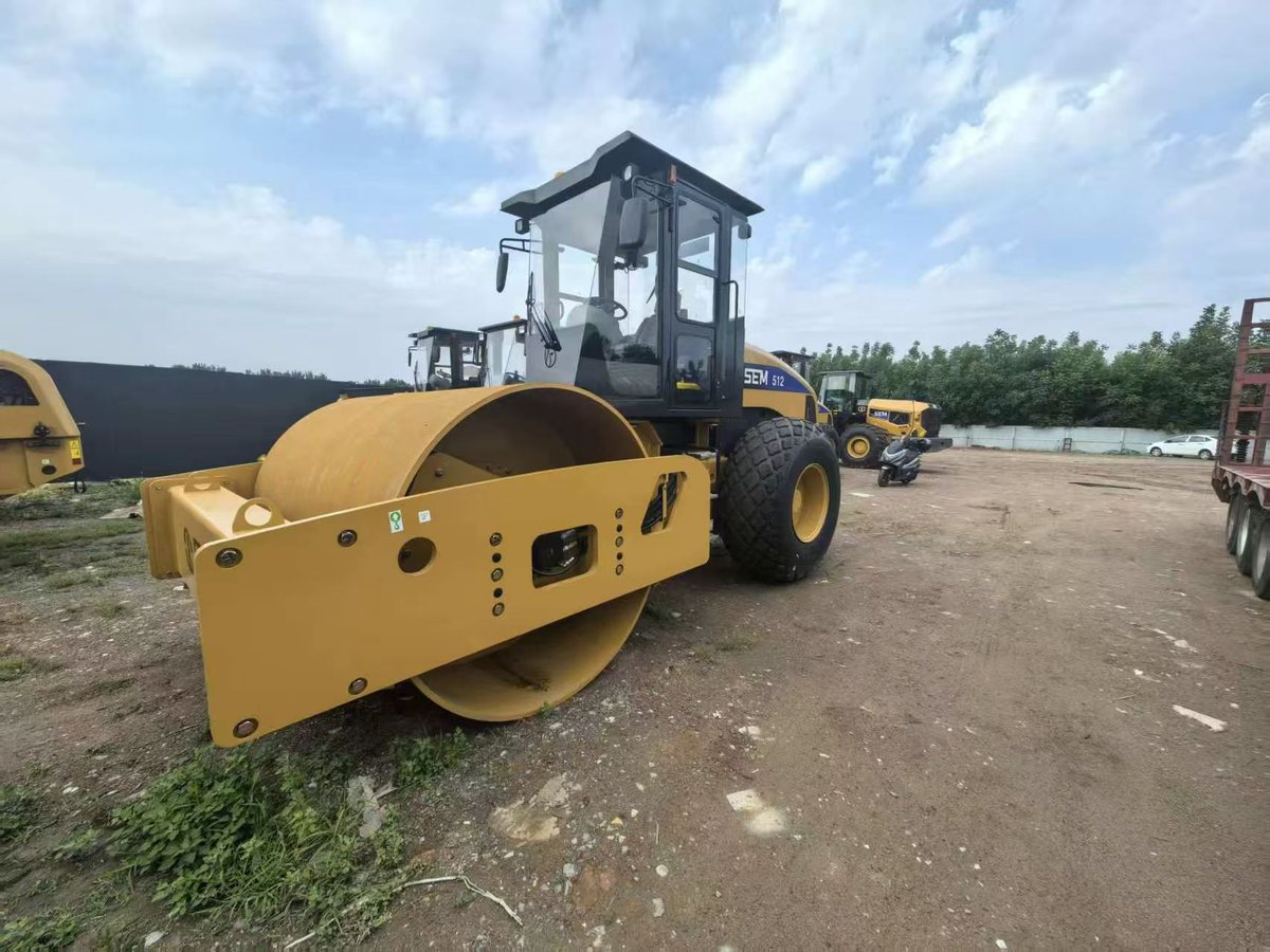 Ciel001204's tweet photo. 🚜 SEM512 12T Road Compactor – Ready to Ship

✅ 12,000kg Operating Weight
✅ WEICHAI 92kW Engine
✅ 2130mm Compaction Width
✅ Compact design for narrow roads
✅ Ideal for asphalt &amp; soil compaction
#SEM512 #RoadRoller #RoadCompactor #ConstructionEquipment #HeavyEquipment https://t.co/biekiBMhJN