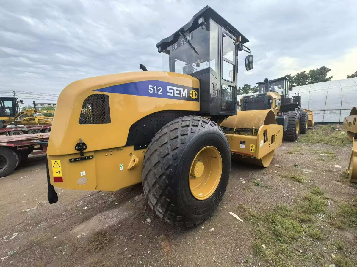 Ciel001204's tweet photo. 🚜 SEM512 12T Road Compactor – Ready to Ship

✅ 12,000kg Operating Weight
✅ WEICHAI 92kW Engine
✅ 2130mm Compaction Width
✅ Compact design for narrow roads
✅ Ideal for asphalt &amp; soil compaction
#SEM512 #RoadRoller #RoadCompactor #ConstructionEquipment #HeavyEquipment https://t.co/biekiBMhJN