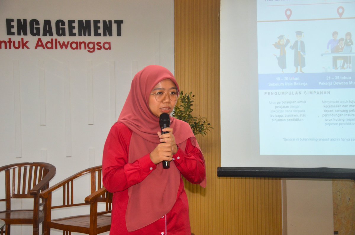 LibUiTMPerak's tweet photo. PROGRAM OUTREACH KWSP MANJUNG SEMPENA SAMBUTAN HARI ARKIB ANTARABANGSA DAN HARI BERTEMU PELANGGAN 2026

Laporan penuh : https://t.co/tWj0KUab5o https://t.co/VNfH28Bsmc