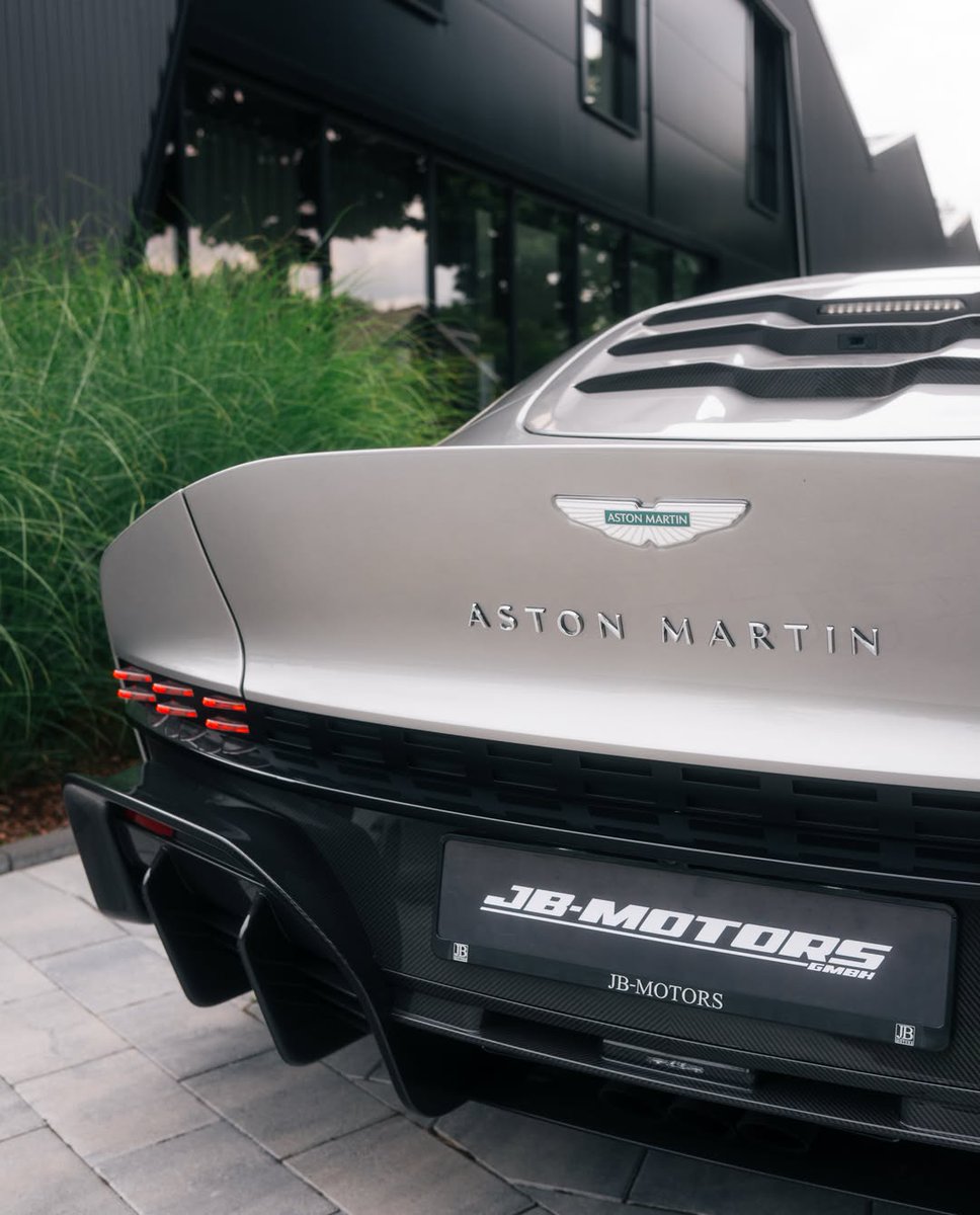 competitionreal's tweet photo. Aston Martin Valour https://t.co/qg3BDiBplv