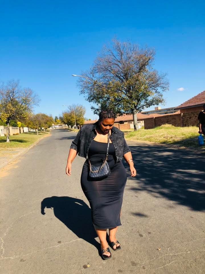 Ziyanda1429's tweet photo. Happy birthday to myself 🎊🎉🎉🎉🍰❤️ https://t.co/CluCXrgffo