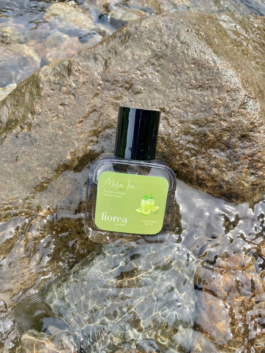 foliskincalters's tweet photo. pecinta Marjan melon & es melon sini merapat 😭🍈🧊
jarang banget nemu parfum yang wanginya bikin aku langsung kepikiran minuman 😭
manis, fruity, seger & harganya masih di bawah 50 ribuan lagi 👀✨
#racuninparfum https://t.co/ky2aB33jxm