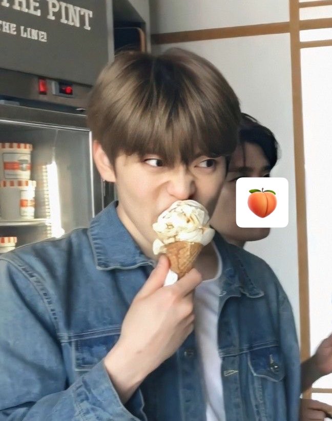 BYUNWAWA's tweet photo. แจฮยอน : ตอนอาหารเป็นมิตร 🥓🍎🍦🍖✨

ฟู้ดไฟท์เตอร์ตัวจริง บนโลกใบนี้ยังไม่มีอาหารประเทศไหนไม่อร่อยสำหรับผมเลยคั้บ กู้ดบอยหม่ำๆ หม่ำๆกู้ดบอย เก่งมากๆ 🍑(｡◠‿◠｡)🍑 https://t.co/IWbypmbE2n
