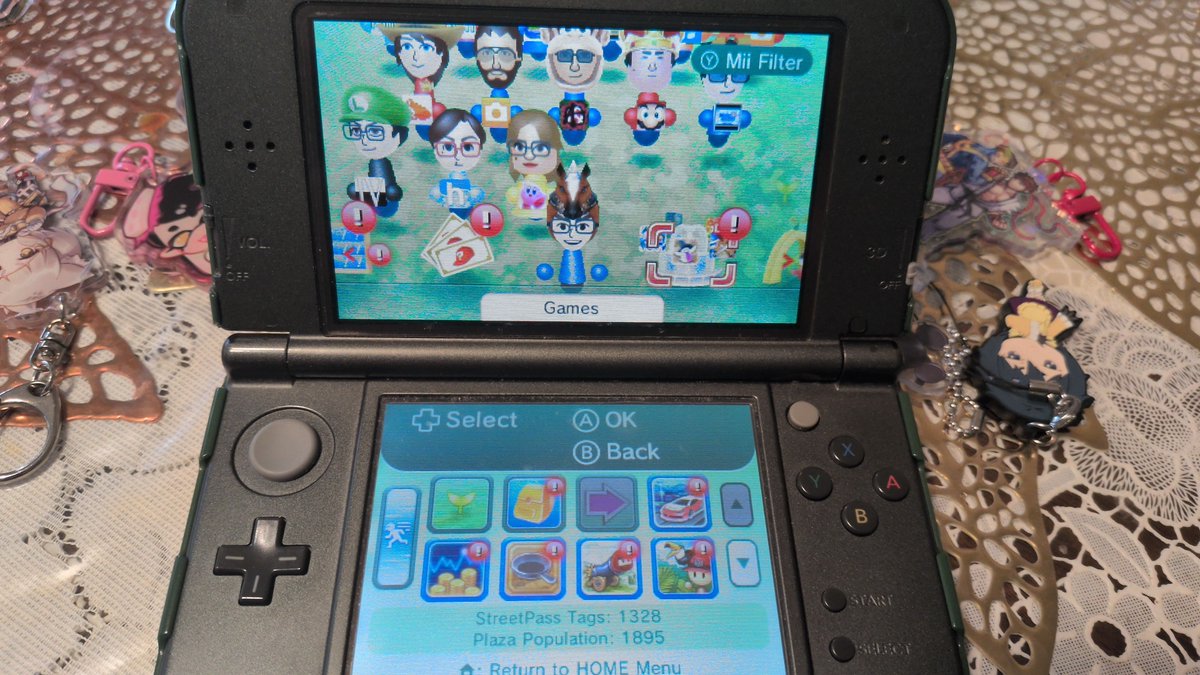 NinFan237's tweet photo. speaking of which, HEY EVERYONE GOING TO AX/ANIME EXPO! REMEMBER TO ALWAYS BRING UR ESSENTIALS! AND BY ESSENTIALS, BRING 3DS' FOR STREETPASSING! https://t.co/xWBEjOsskB