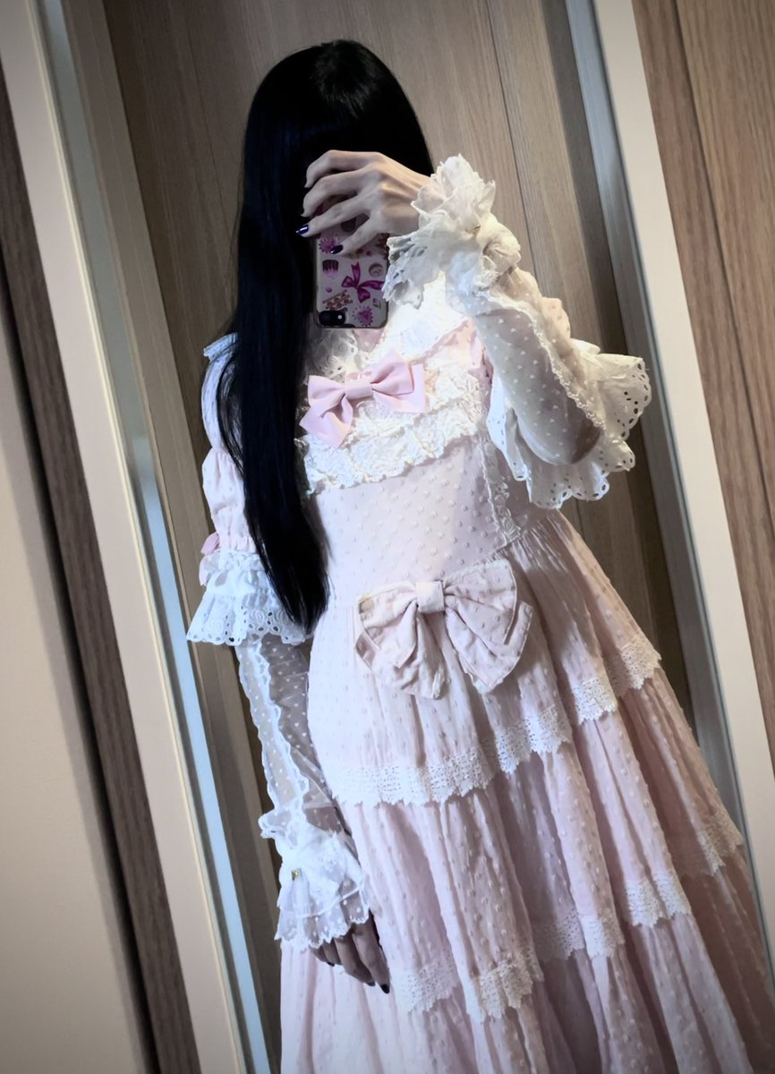 lazy_Lady__'s tweet photo. デザートワンピースでレイヤードのおべんつよ🤨🎀
#oldschoollolita🎀
#illnesscore🤒 https://t.co/UJRZPjECze
