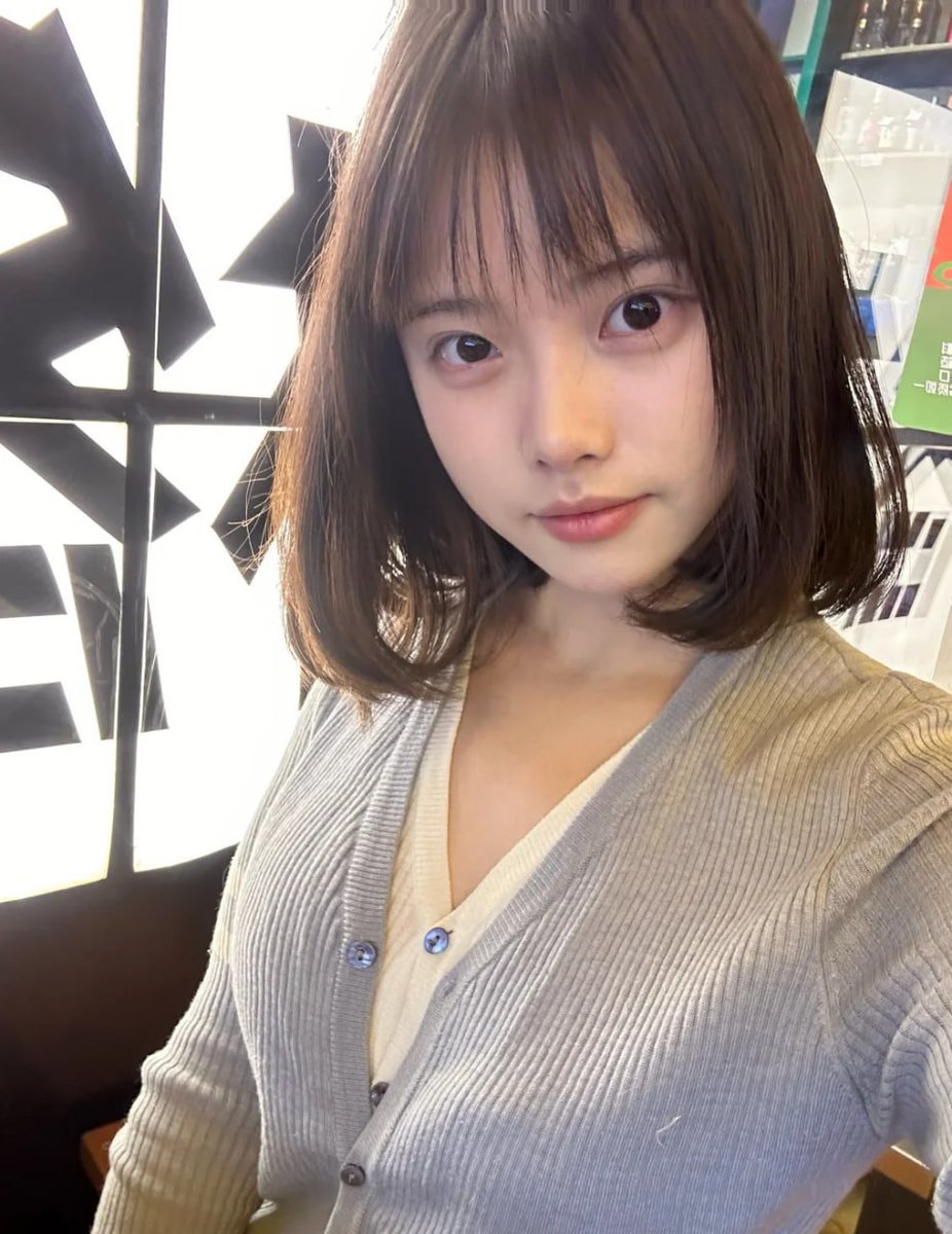 qymt7n's tweet photo. 本人19歲 
已經不是小朋友了 
還可以被寵嗎 
本人  是本人 https://t.co/xAy2rABvp0
