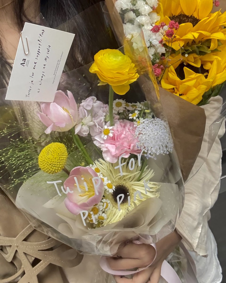itfeelstory's tweet photo. ชอบดอกไม้ แค่มองก็รู้สึกสดชื่นแล้ว🌻 https://t.co/CFUnsrHTFr