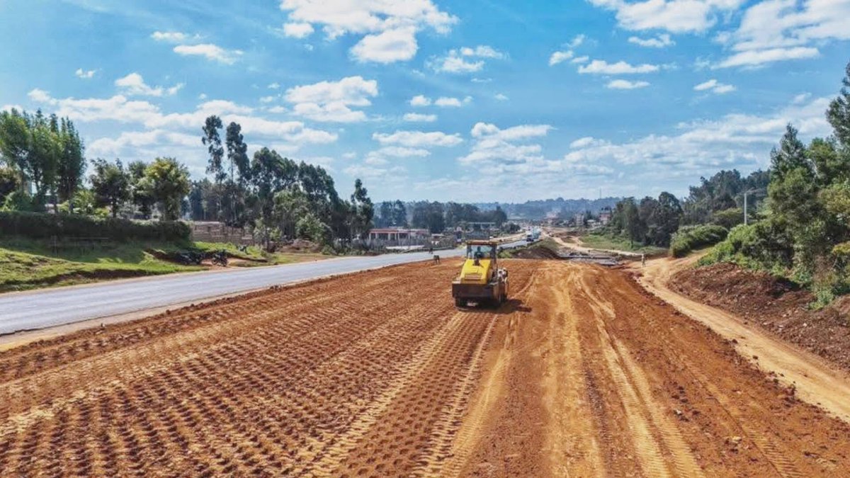 gpdkaluma's tweet photo. President @WilliamsRuto truly loves Kenya!
Where was Uhuru taking our taxes! Where did he take the Sh.10 trillion debt he took in our name? 
Why is Uhuru not in Kamiti Prison for open theft of our public funds! https://t.co/mfjw7xYtMh