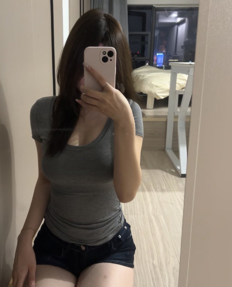 HirenPitro's tweet photo. 成都的举个手手。 晚上出来对抗。 https://t.co/QEyxzATgL5