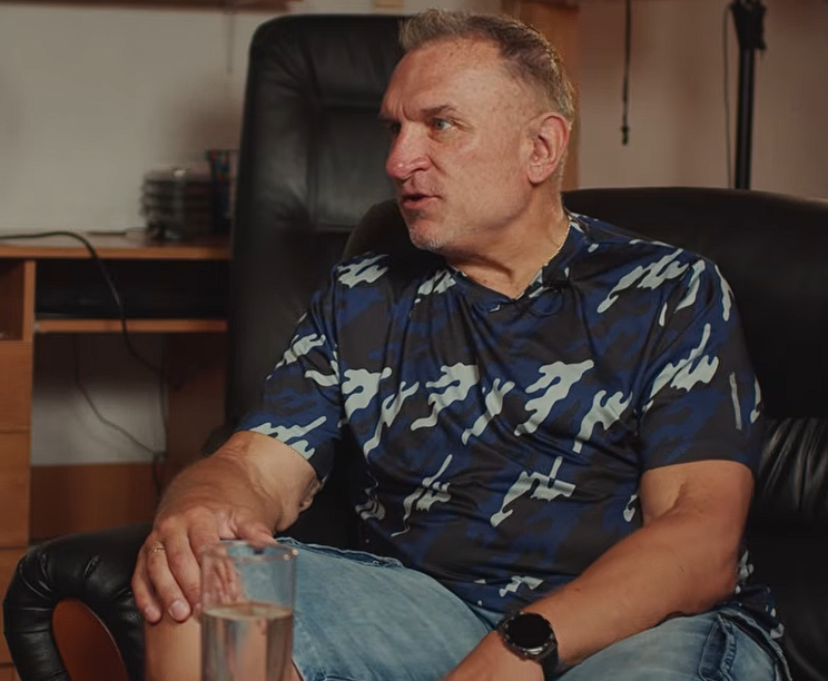 SledziuStream's tweet photo. Chyba bym nie poznał na ulicy :D https://t.co/KIjolxr8Pl
