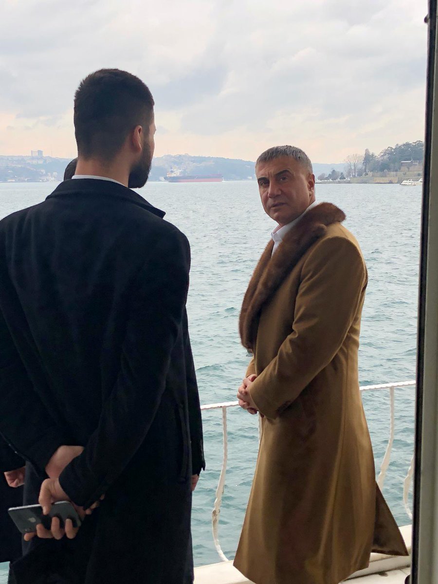 rsphakan's tweet photo. Korkuyla kurulan düzenler,
Cesaret karşısında uzun süre ayakta kalamaz.
Çünkü hakikat,
Eninde sonunda yolunu bulur. @sedat_peker 

Reis Sedat Peker. #sedatpeker https://t.co/Yb76OB0LT9