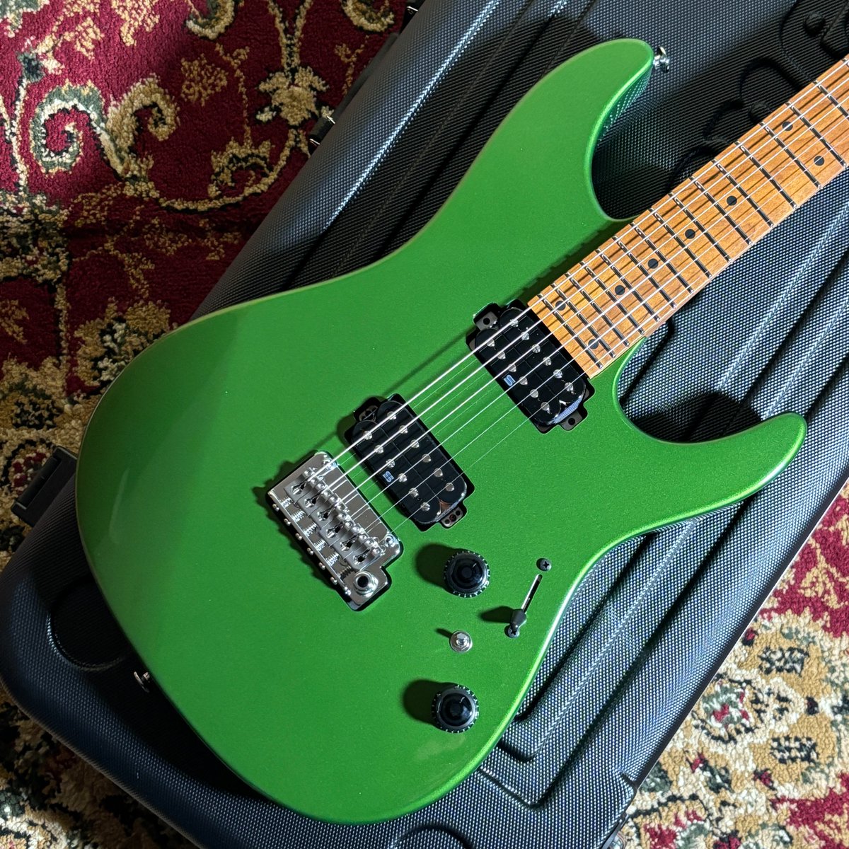 生産完了品！】#Ibanez AZ2402 Apple Green Metallic入荷！鮮やかな