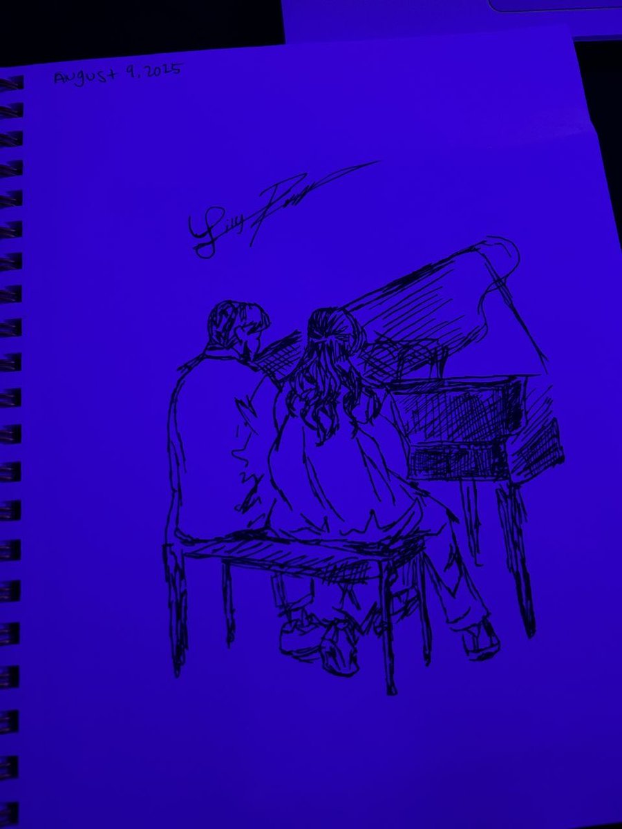 B3ttyLilyClark's tweet photo. i'll doodle you if you're nice to me 🤍. https://t.co/ZlPcQ7M1Ug