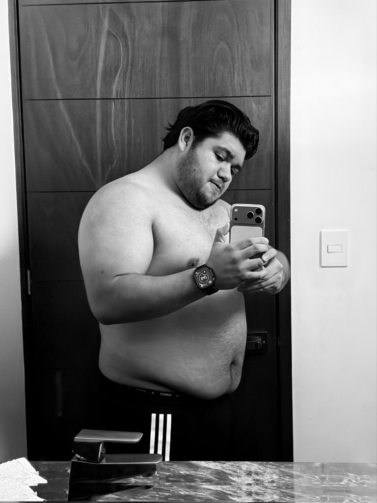 imriiickk's tweet photo. gym day! 💪🏼 https://t.co/x2UZ1cYpTV
