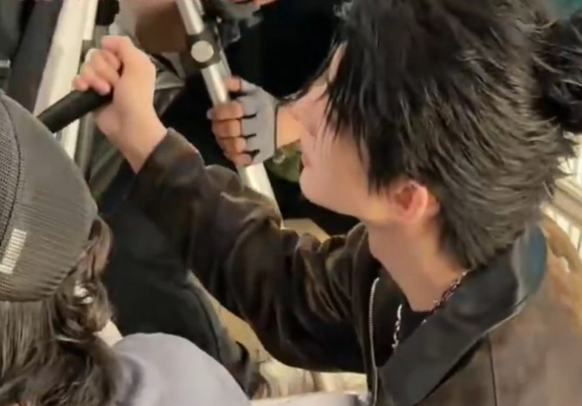 Queenofbees99's tweet photo. His jawline is crazy good-looking.

#ฉางหัวเซิน #ChangHuasen #常华森 https://t.co/p1au9EEFgt