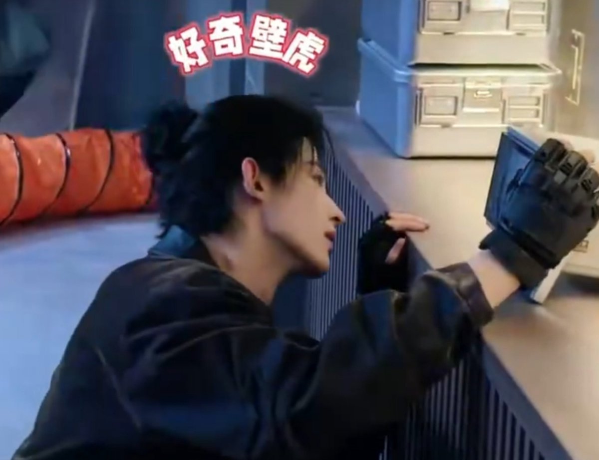 Queenofbees99's tweet photo. His jawline is crazy good-looking.

#ฉางหัวเซิน #ChangHuasen #常华森 https://t.co/p1au9EEFgt